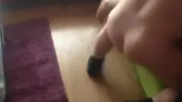 BBW wird von mehreren Männern auf grüner Matratze von hinten hart genommen