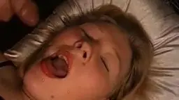 Schwangere im schwarzen Kleid Gangbang