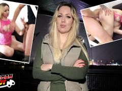 Lingeriefotze mit dicken Titten hart gebumst – BH reißt, Fotze tropft